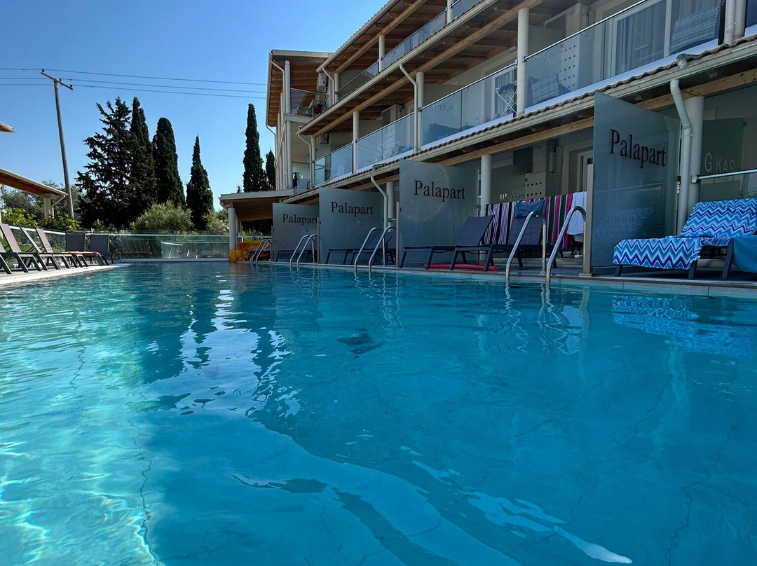 Palapart Gikas Studios & Suites主图