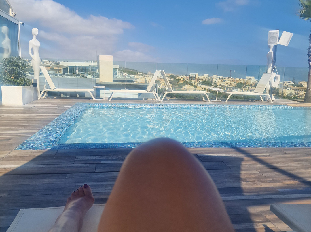 Infinity By Hugo's-圣朱利安斯必去景点