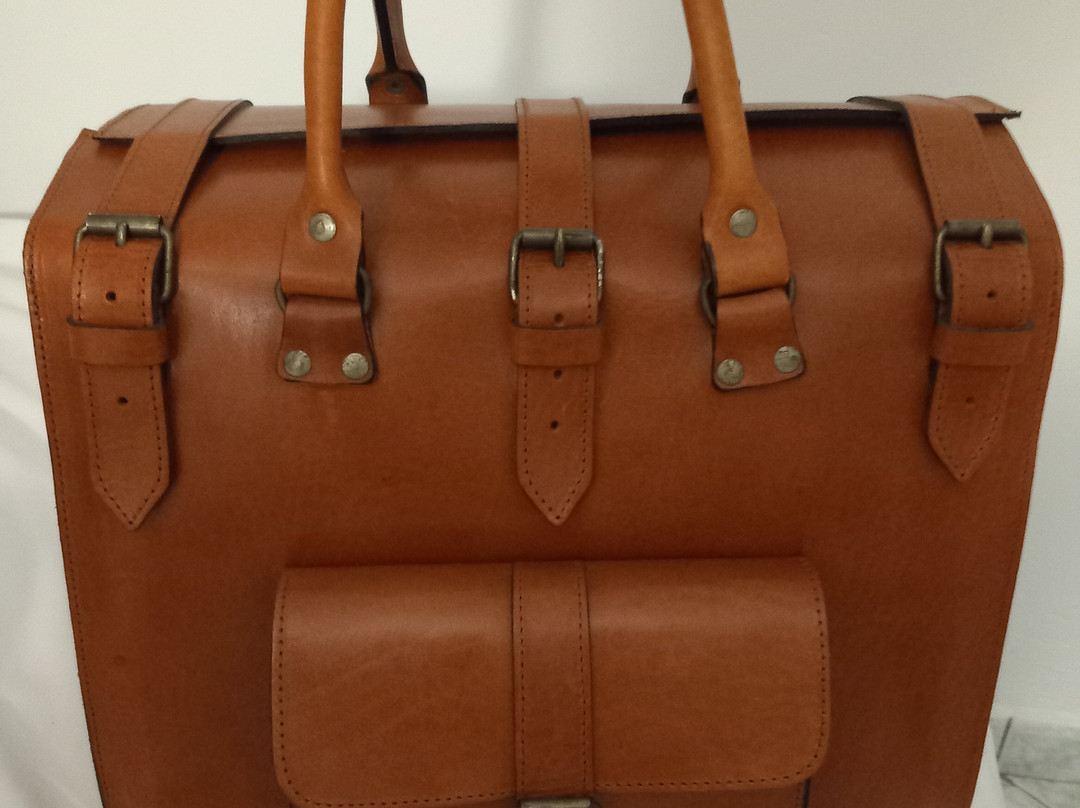 Jirakis Handcrafted Leather-Analipsi必去景点