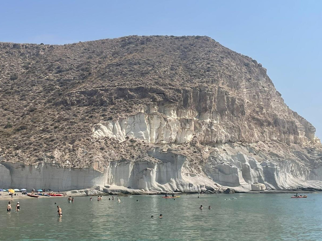 Cala de Enmedio-Agua Amarga必去景点