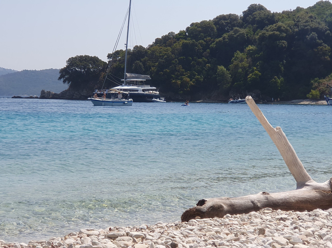 Erimitis-Agios Stefanos必去景点