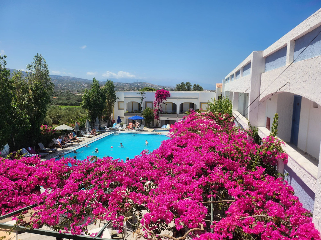 Apollon Hotel Apartments主图