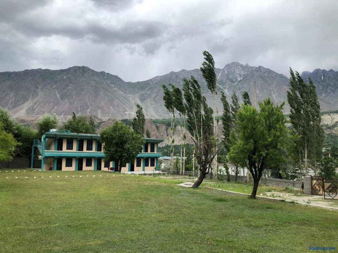 River Garden Hotel Silpi Gahkuch