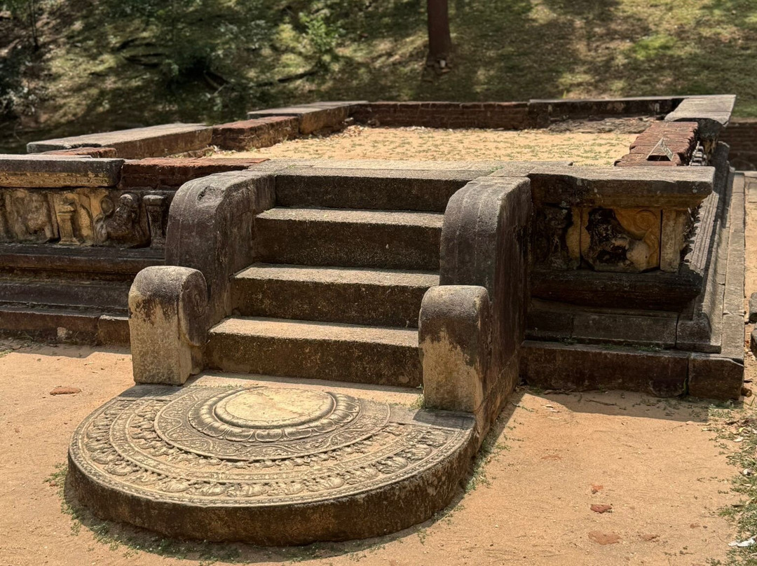 Pothgul Viharaya-波隆纳鲁瓦必去景点