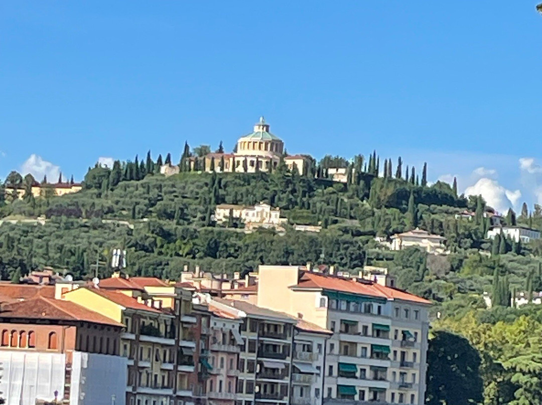 GardaLanding-佩斯基耶拉德尔加尔达必去景点