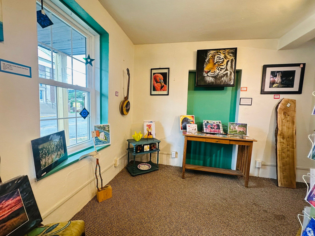 Bottlebrush Gallery-Harmony必去景点