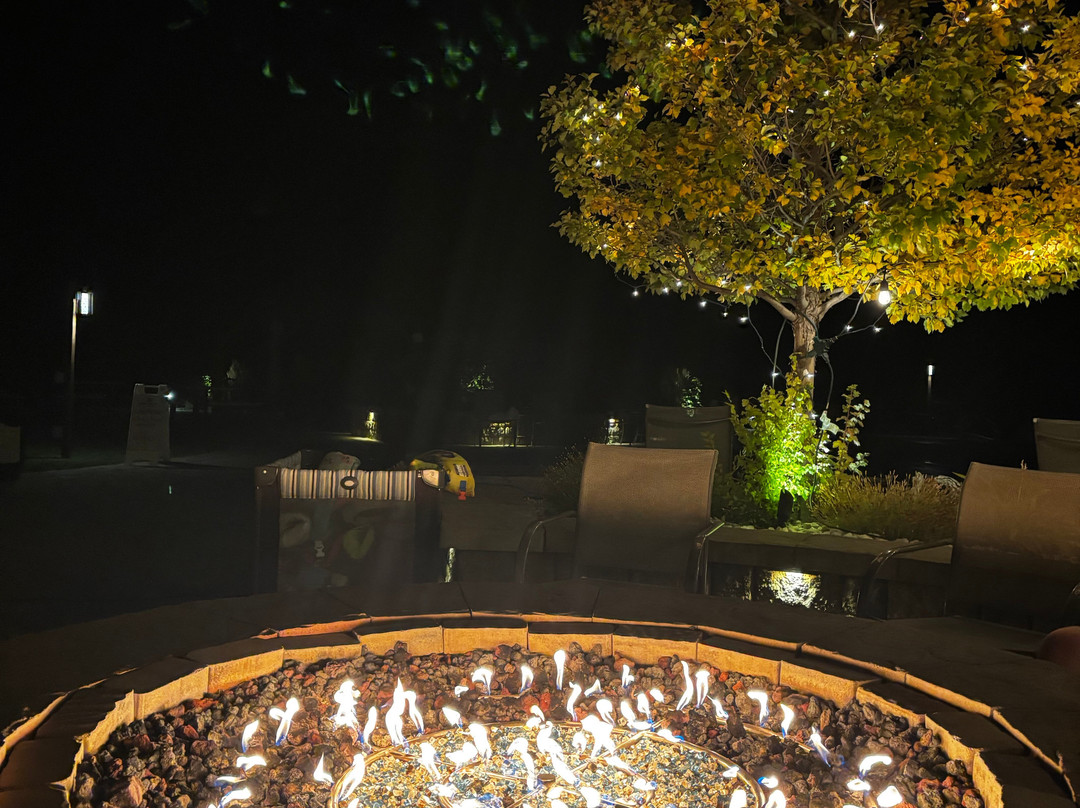 Yellowstone Hot Springs-加德纳必去景点