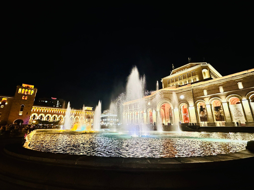Dancing Fountains-埃里温必去景点