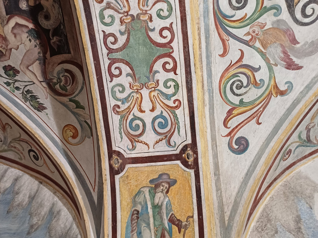 Palazzi del 500 e del 700 di Villa Litta-拉伊纳泰必去景点