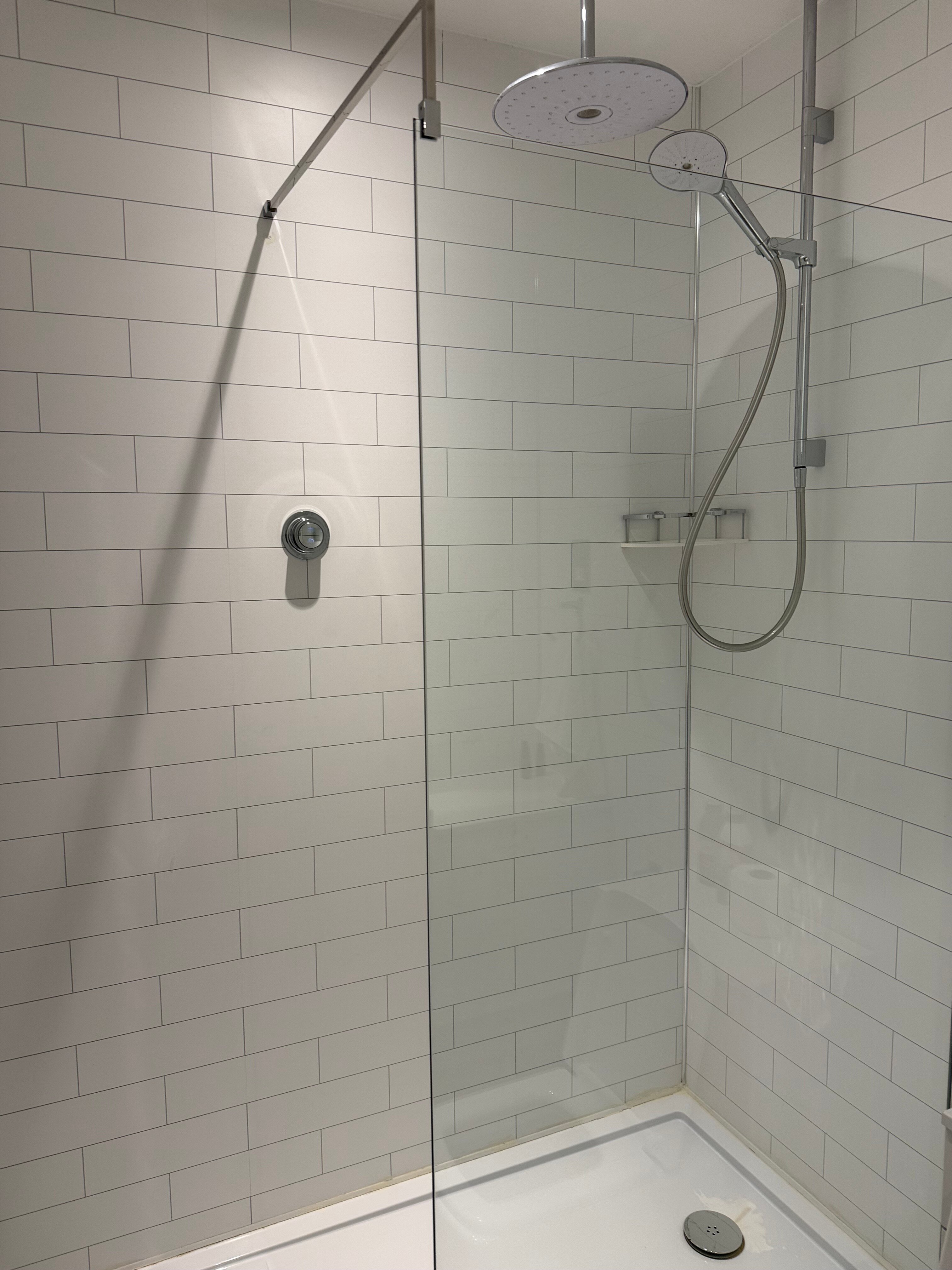 Best Western Bristol North The Gables Hotel-浴室