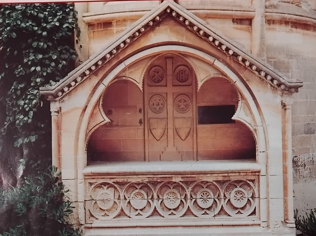 Ta’ Braxia Cemetery-Pieta必去景点