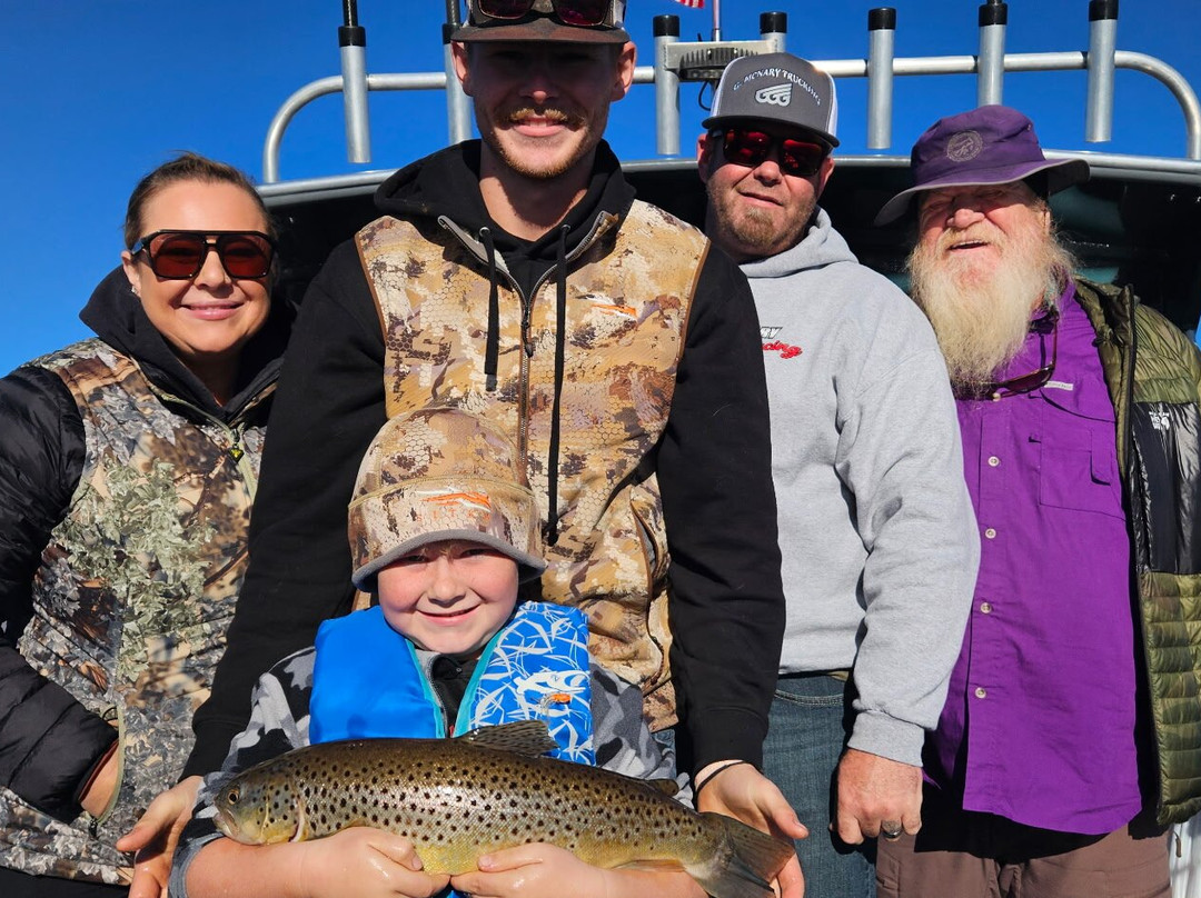 Almanor Fishing Adventures-Lake Almanor Peninsula必去景点