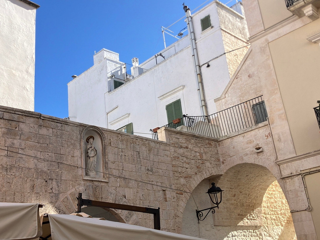 Piazza Vittorio Emanuele II-洛科罗通多必去景点