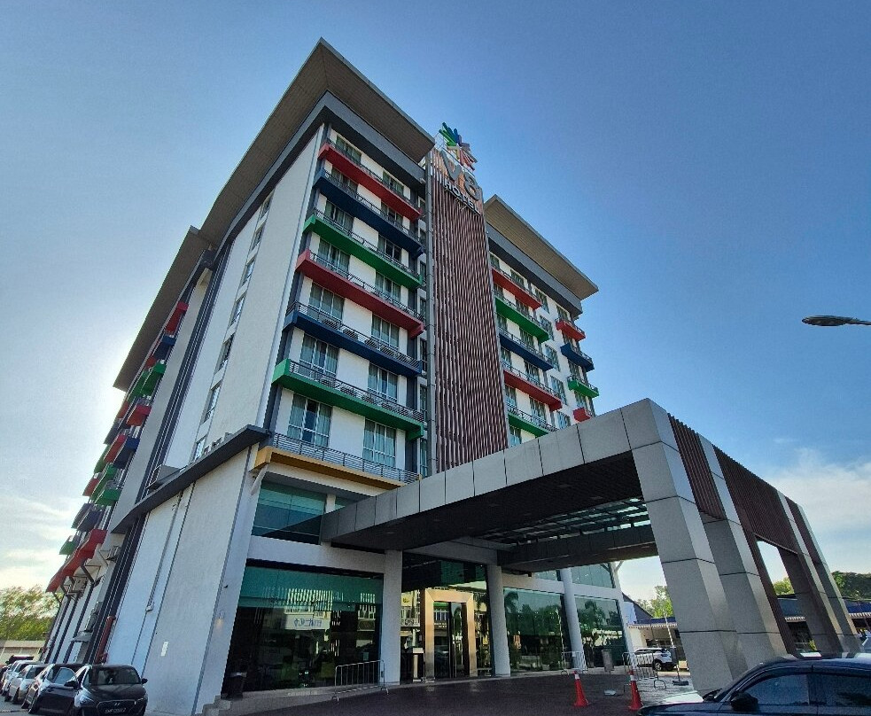 新山V8酒店主图