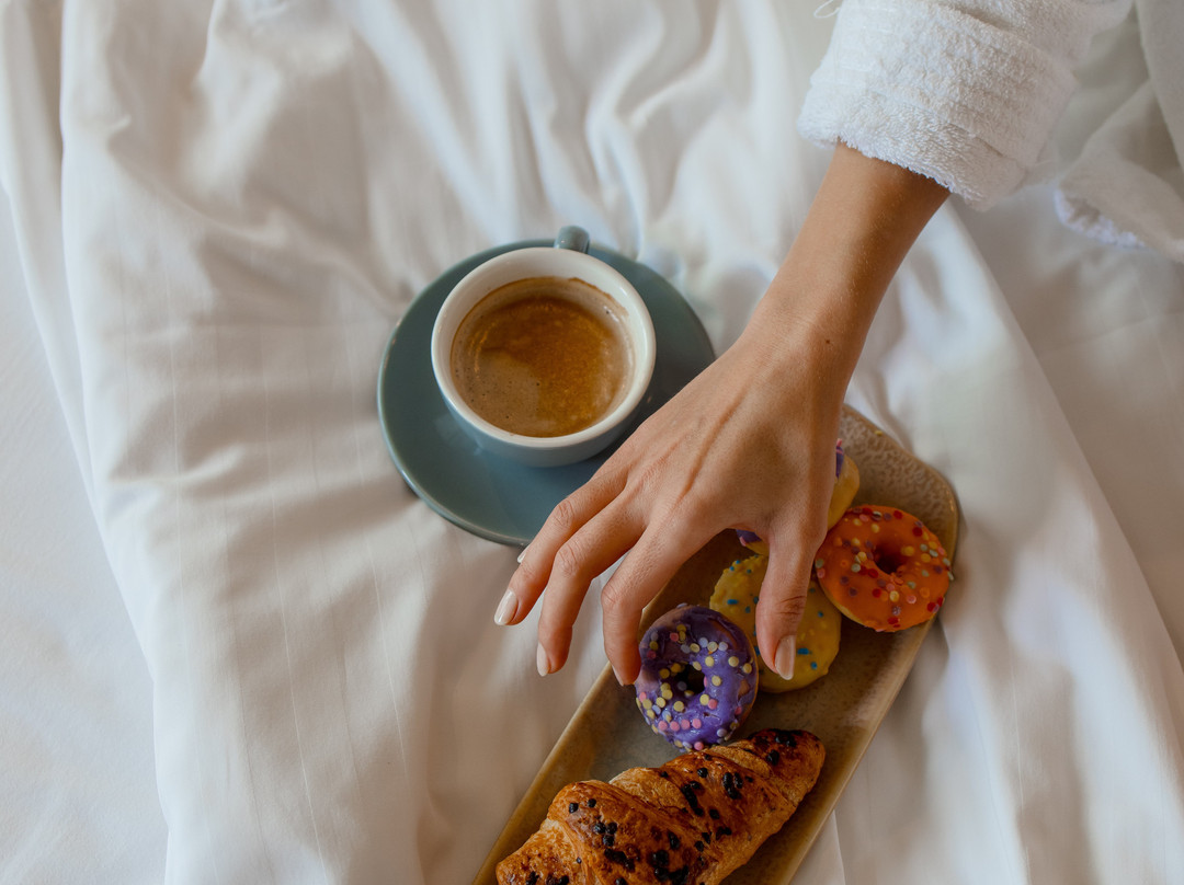 涂鸦画廊设计酒店主图