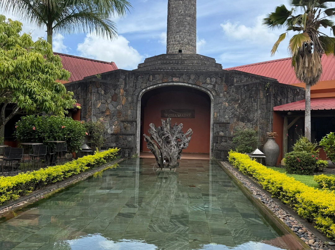 Peak Tours by Arnaud Peka-莫纳山必去景点