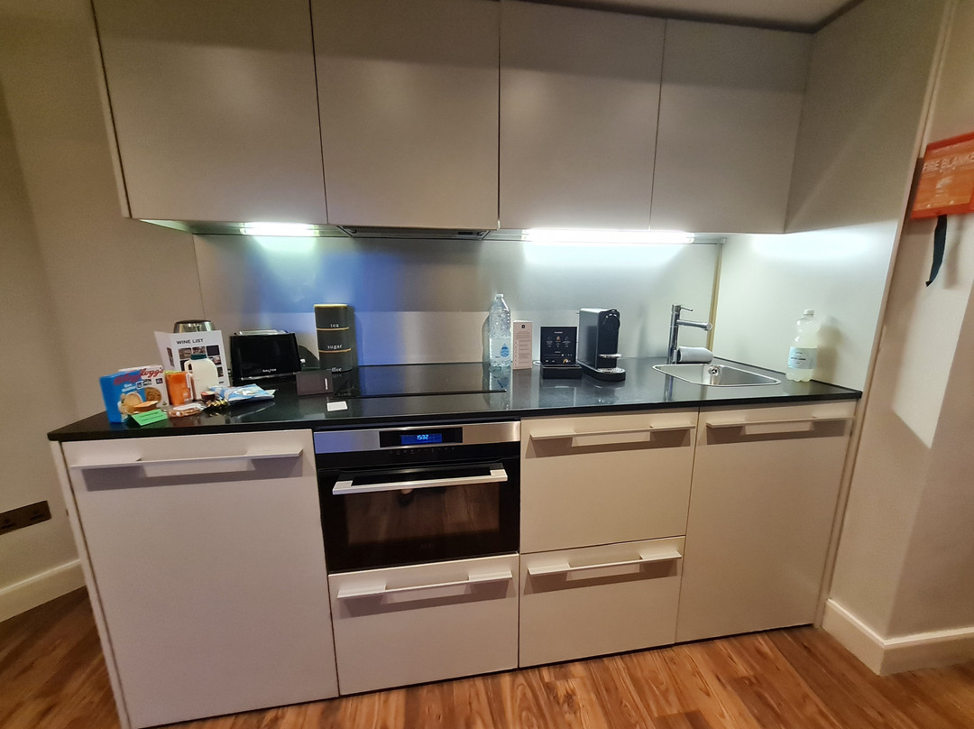 尚波斯酒店主图