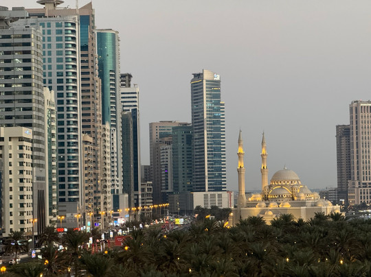 Hotel Holiday International