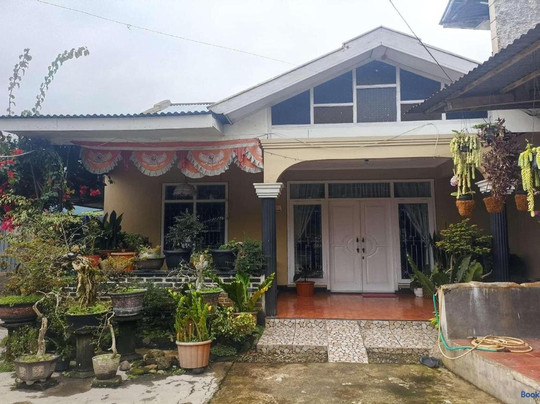 OYO 94841 Alodia Homestay Family