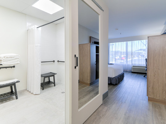 鸽子谷假日酒店主图