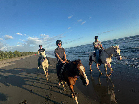 CR Beach Barn-Esterillos Este必去景点