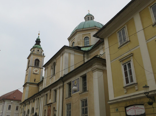 圣尼古拉斯大教堂（Stolnica Sv. Nikolaja）-卢布尔雅那必去景点