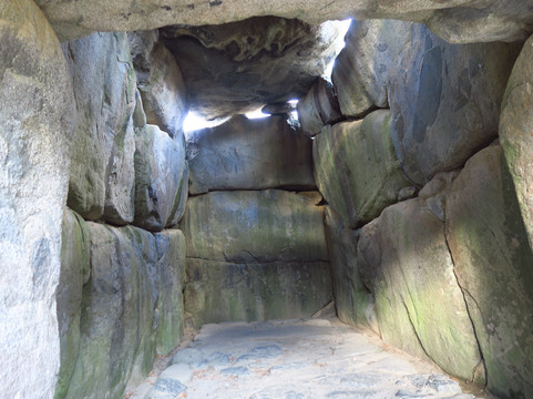 石舞台古坟-明日香村必去景点