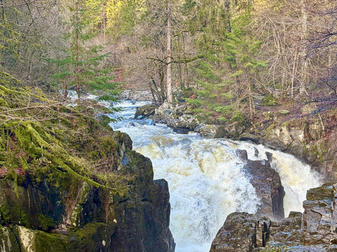 MacBackpackers Tours of Scotland-爱丁堡必去景点