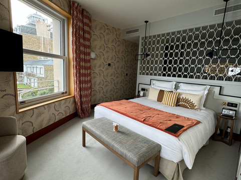 卡斯泰布拉克水疗酒店主图