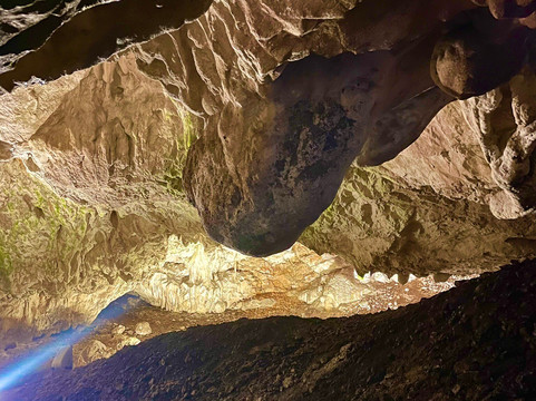 Vrelo Cave-Dolna Matka必去景点