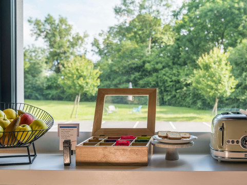 宜必思快捷梅肯克雷什酒店主图