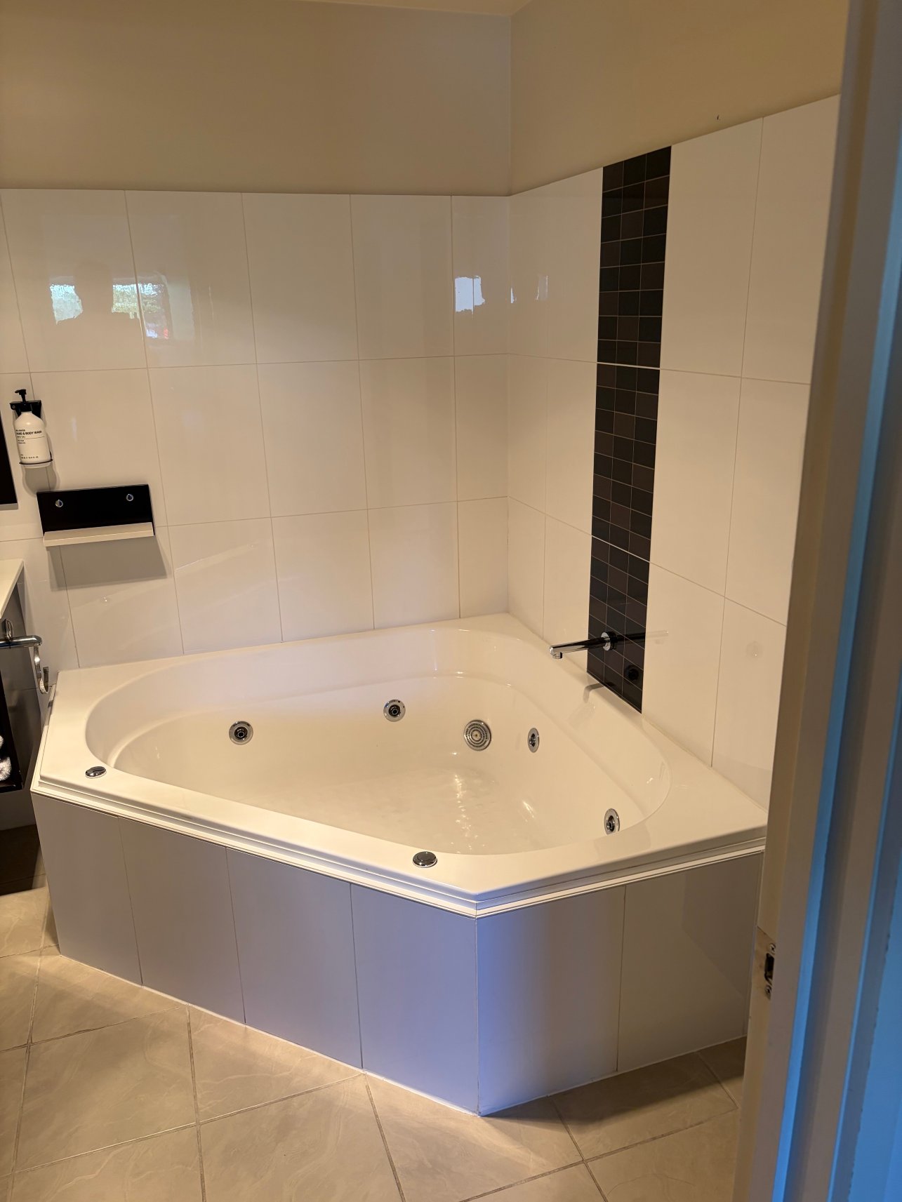 卢弗拉海滨酒店-浴室