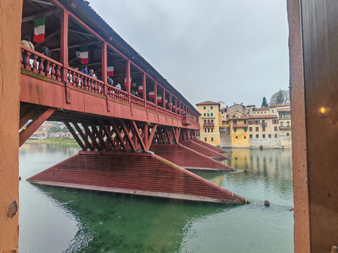 Grapperia Nardini-巴萨诺－德尔格拉帕必去景点