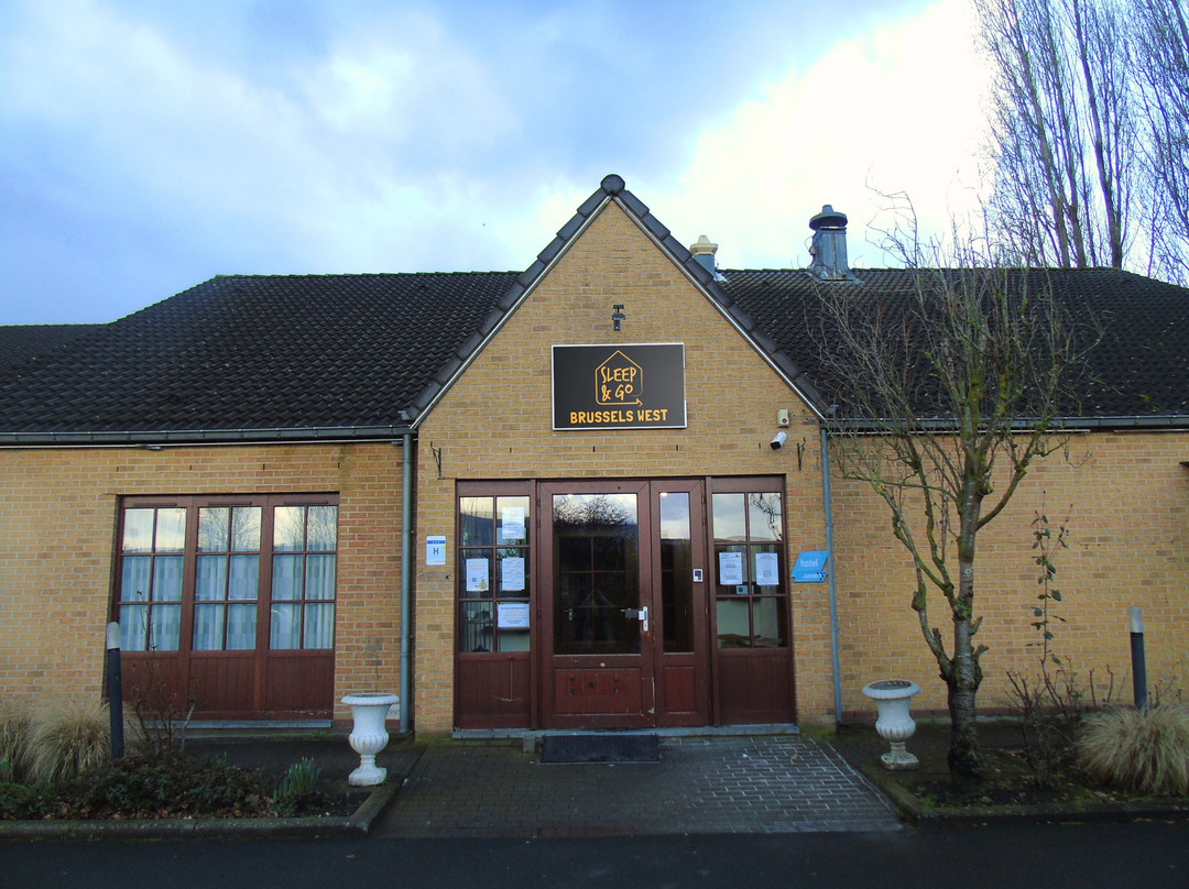 布鲁塞尔南DC酒店及餐厅