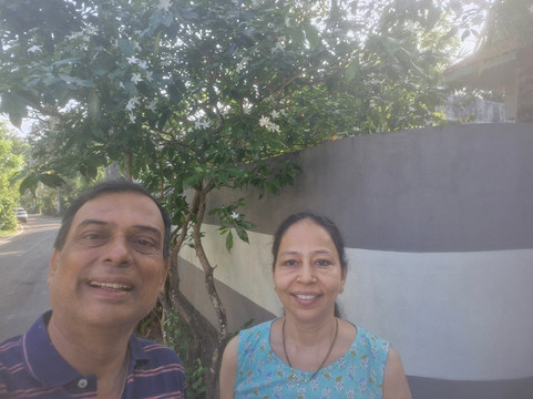 Roomy's Convention Center主图