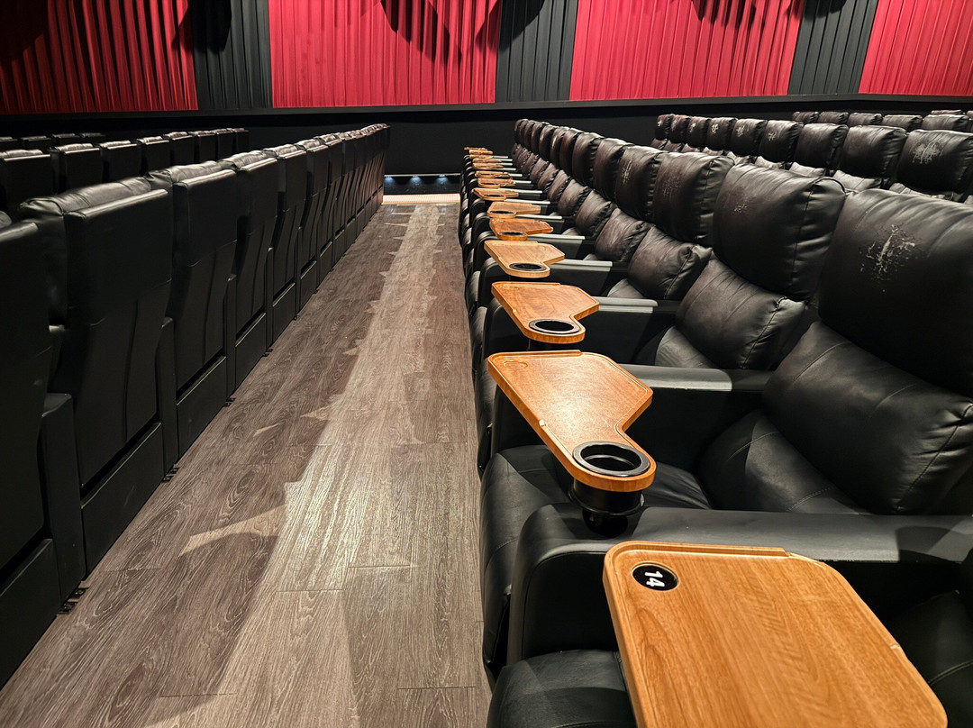 Mystic Luxury Cinema-神秘河必去景点