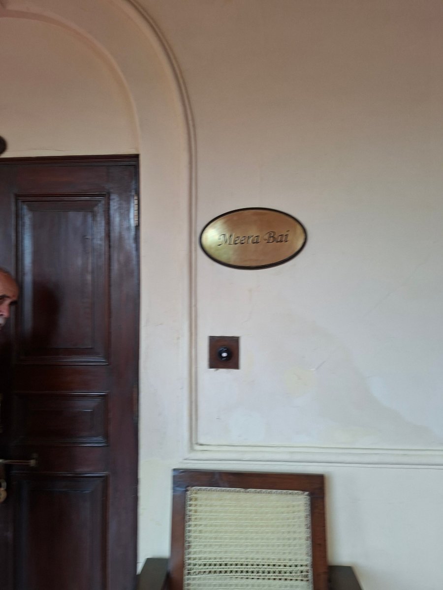 喜来得帝国大酒店-官方