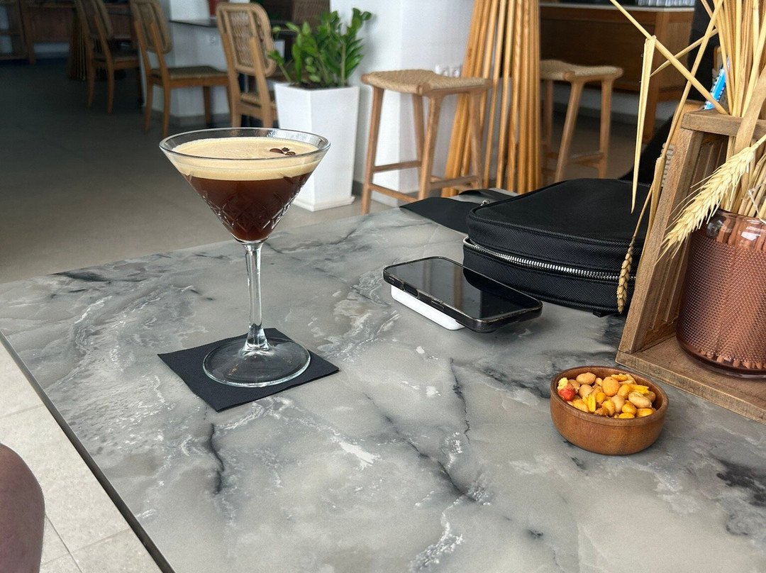 阿莫斯套房酒店主图