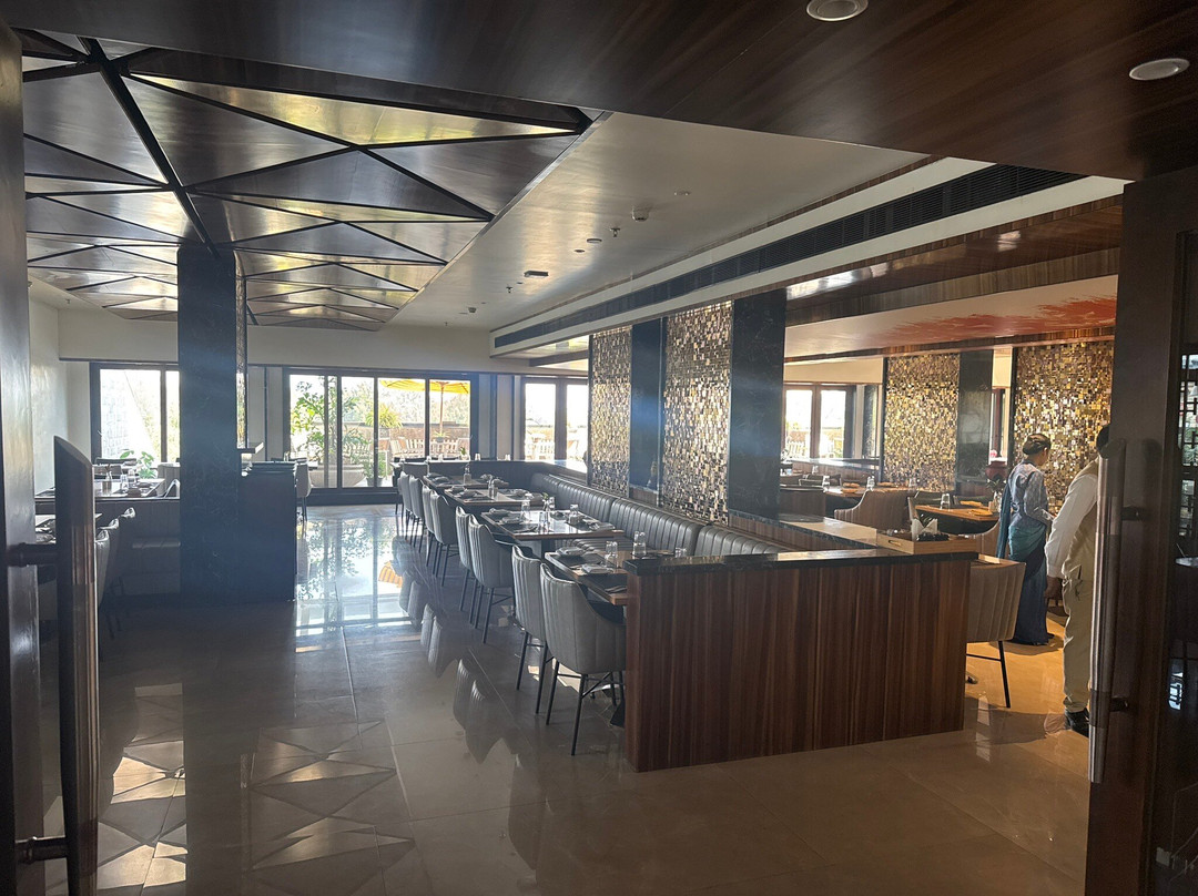 太阳酒店主图
