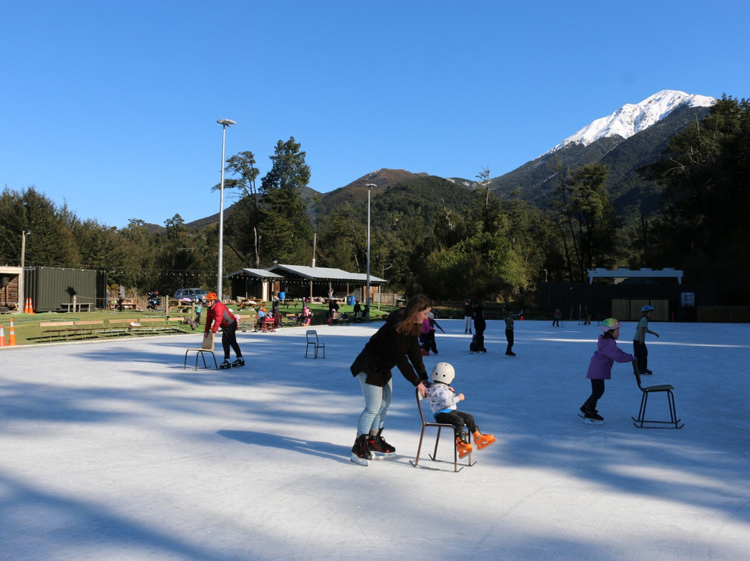 Staveley Iceskating & Curling Rink-Mount Somers必去景点