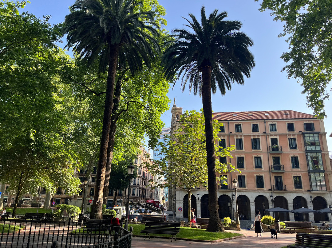Batimont Suites