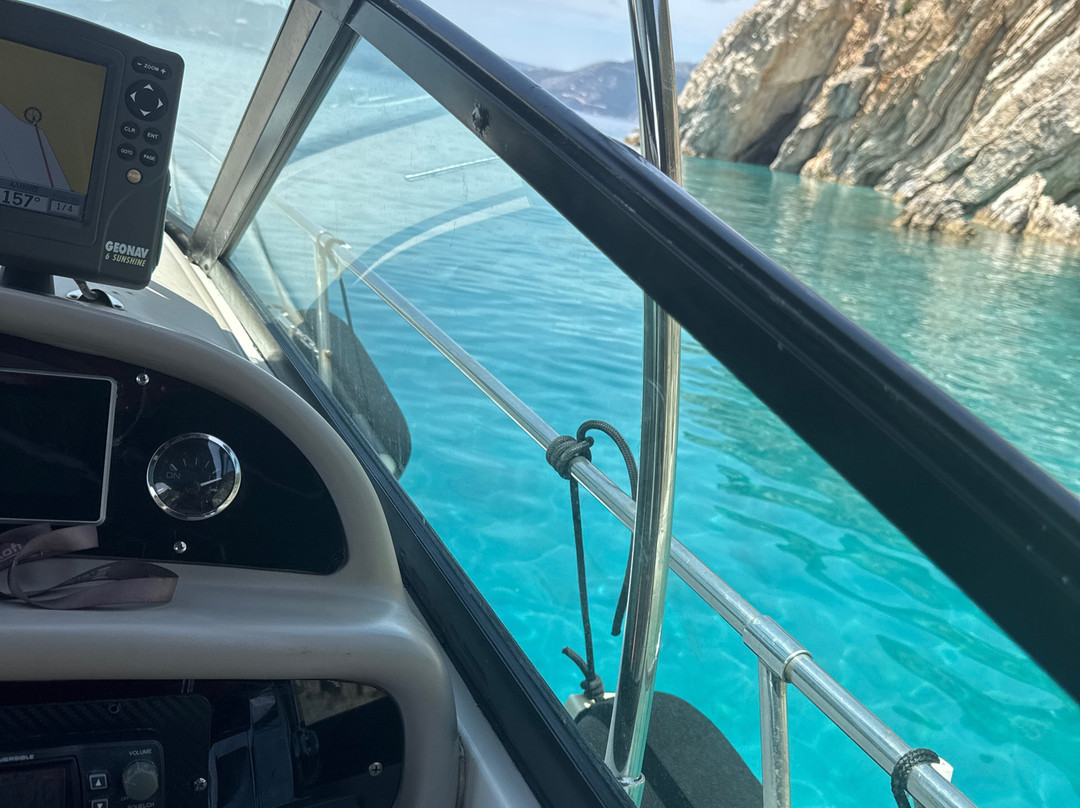 Escape Boat Cruises-Nikiana必去景点
