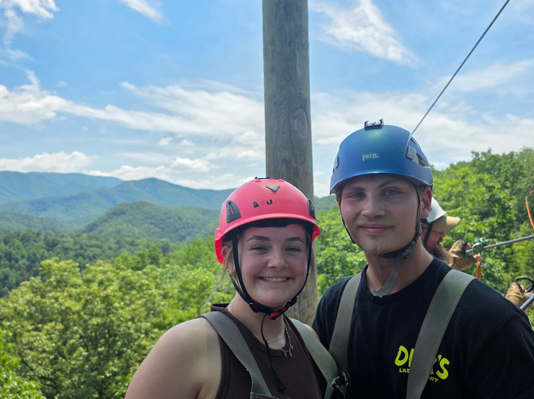 Smoky Mountain Ziplines-皮金福奇必去景点