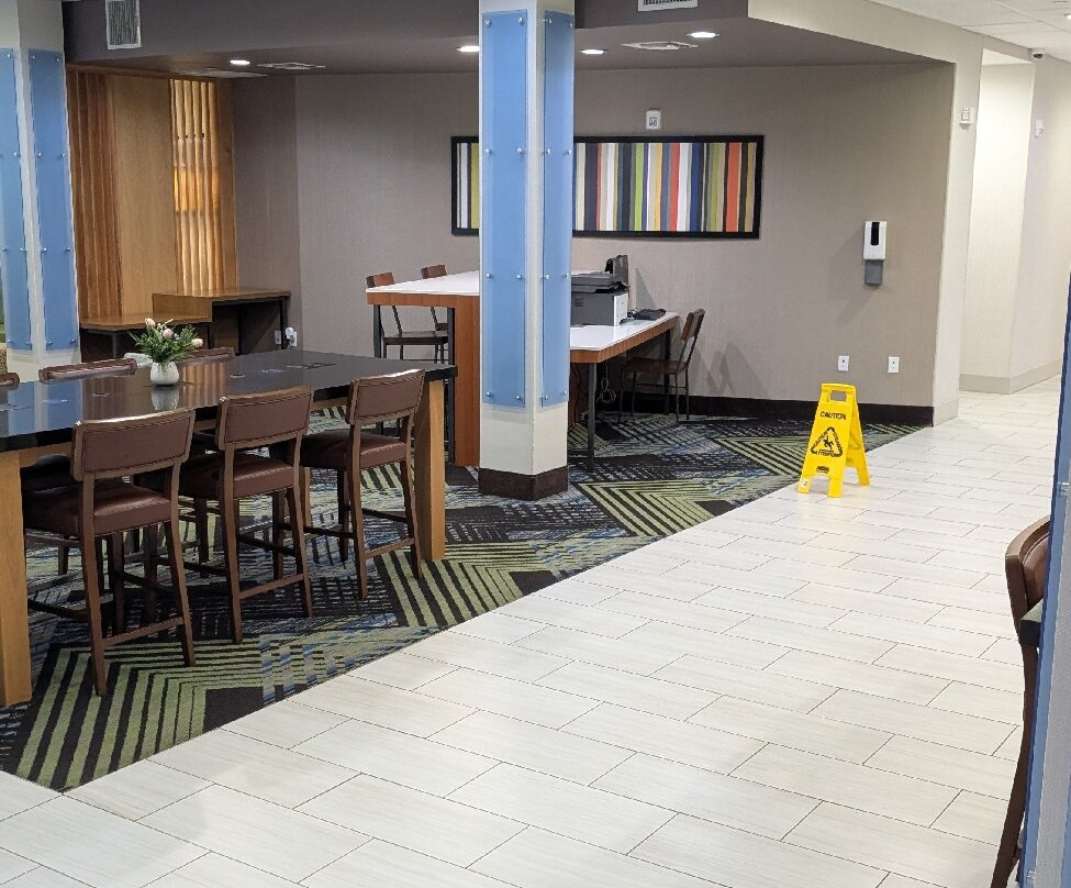 Holiday Inn Express & Suites LINDALE - TYLER by IHG主图