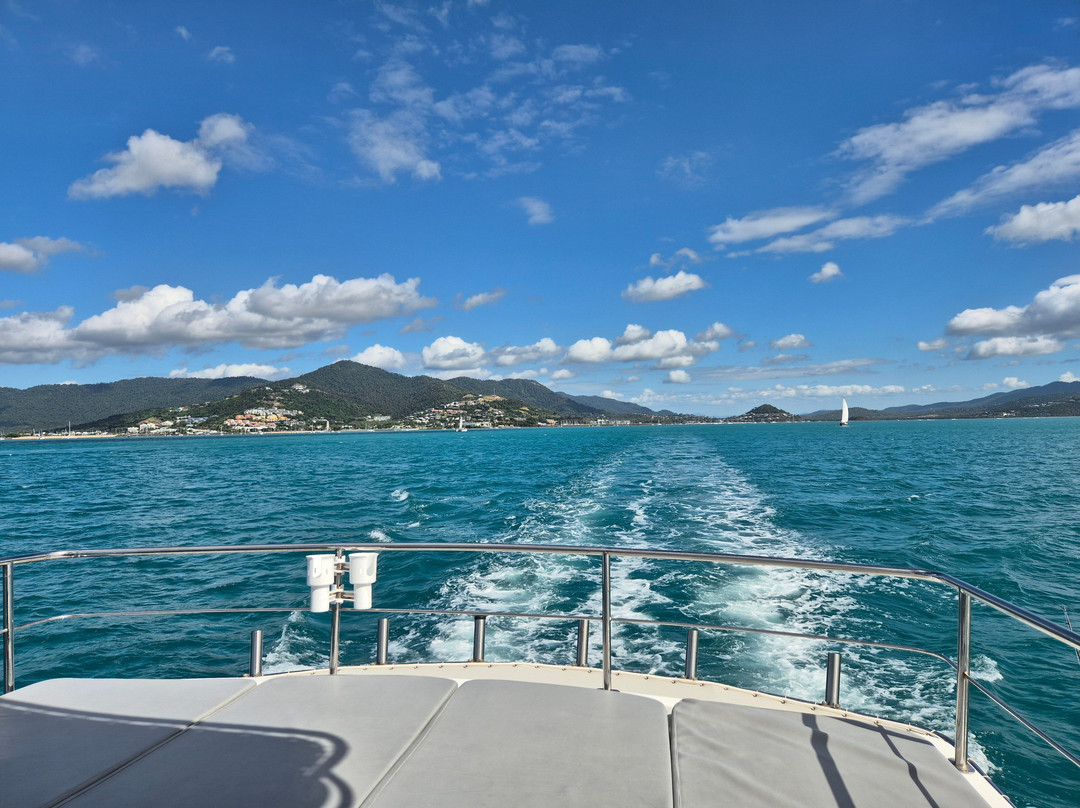 Cumberland Charter Yachts-艾尔利滩必去景点