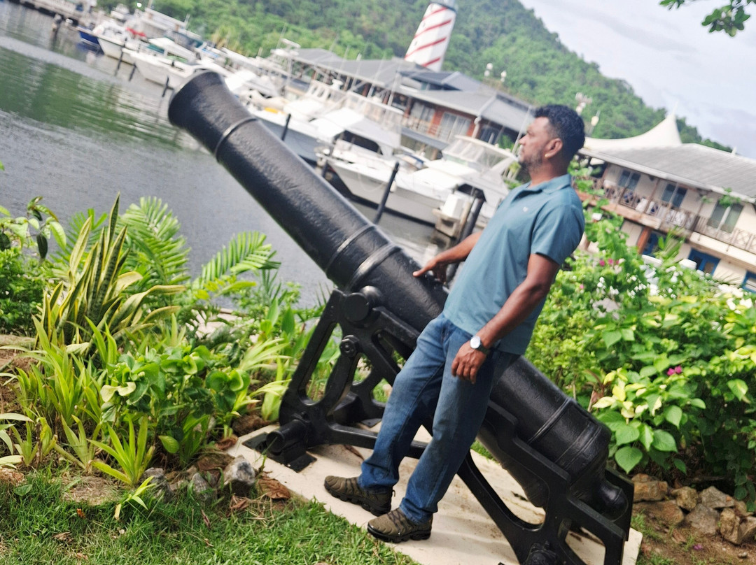 Crews Inn Hotel & Yachting Centre主图