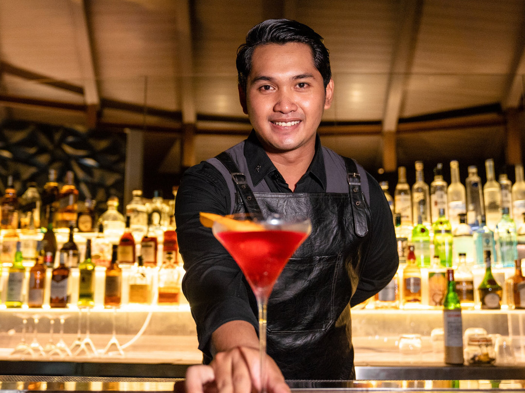 R Bar at Renaissance Bali Uluwatu Resort & Spa