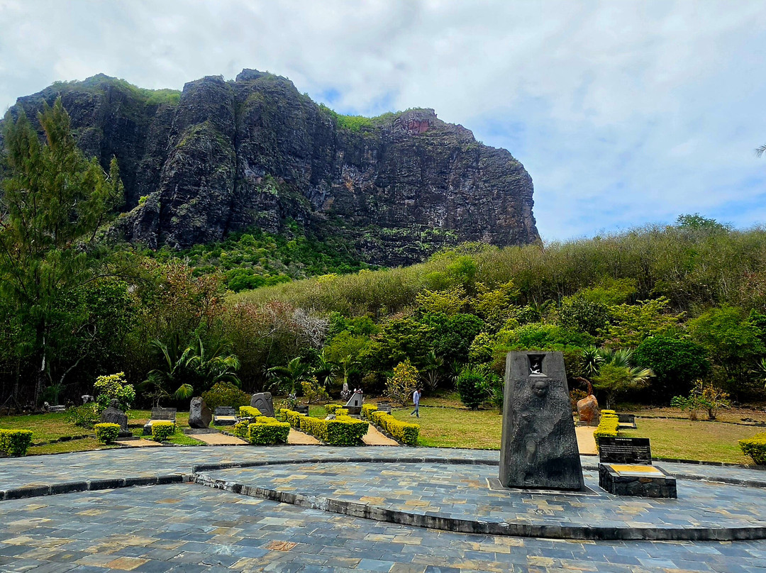 International Slave Route Monument-莫纳山必去景点