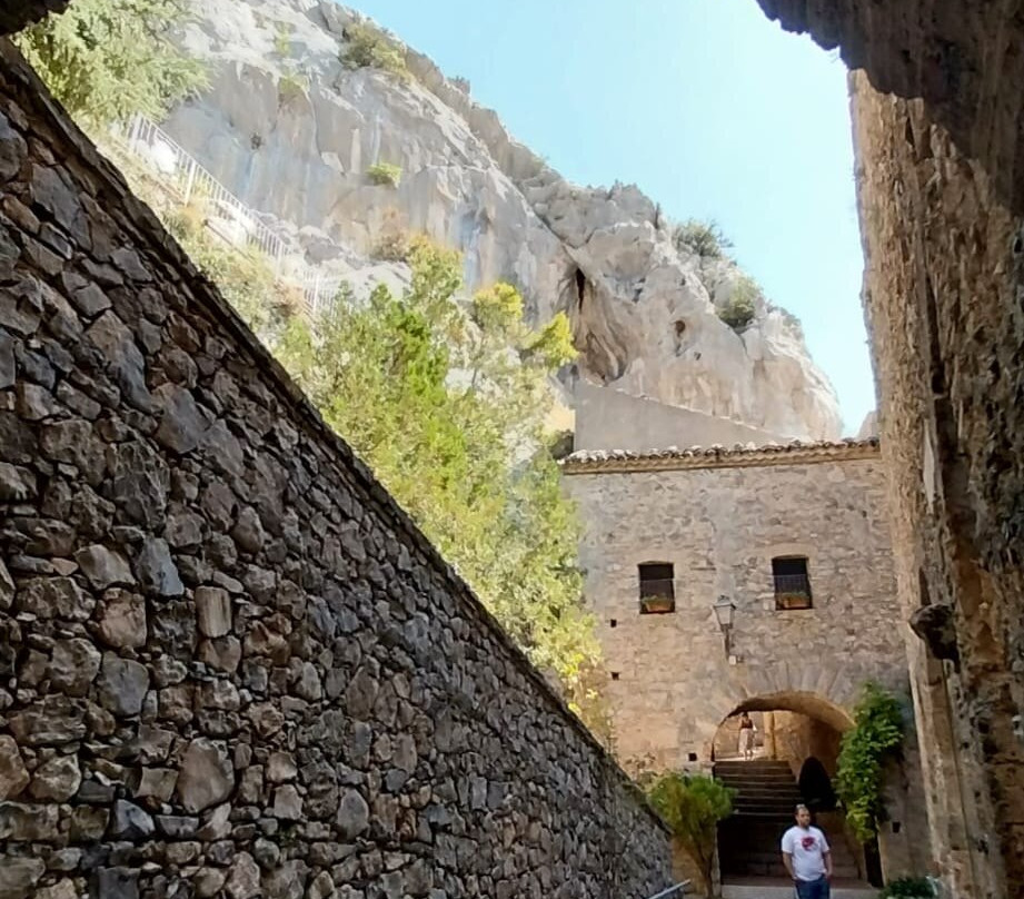 Santuario di Santa Maria delle Armi-Cerchiara di Calabria必去景点