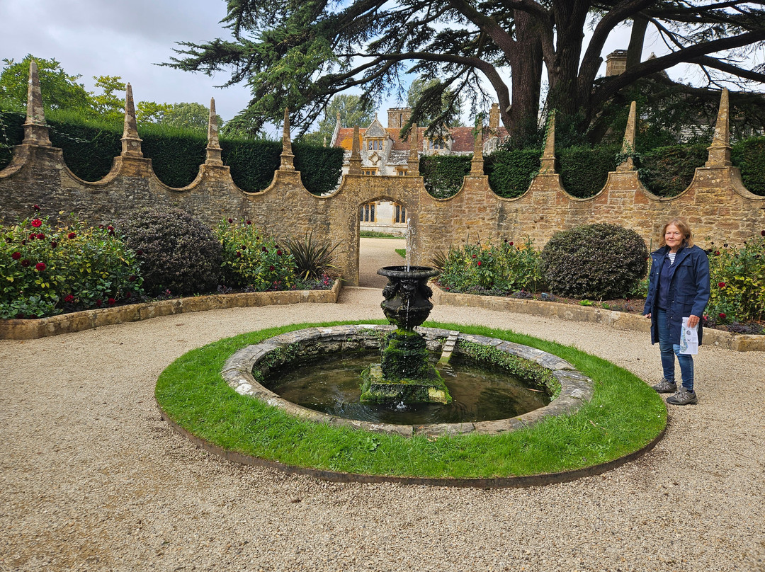 Athelhampton House and Gardens-多切斯特必去景点
